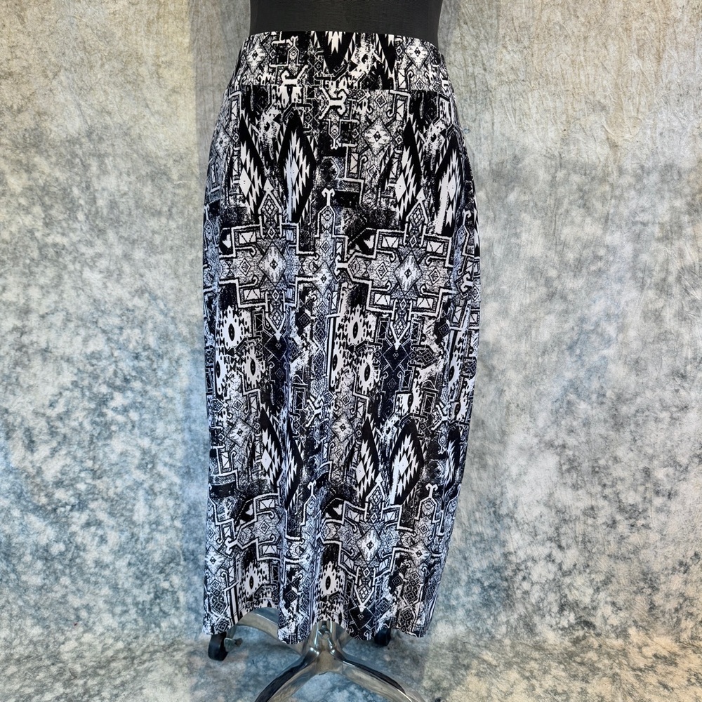 Made by Johnny Black and White Southwestern Skirt